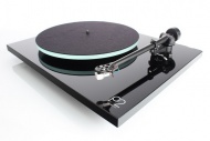 Gramofon Rega Planar 2 High Gloss Black