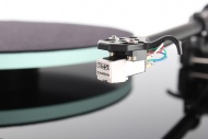 Gramofon Rega Planar 2 High Gloss Black