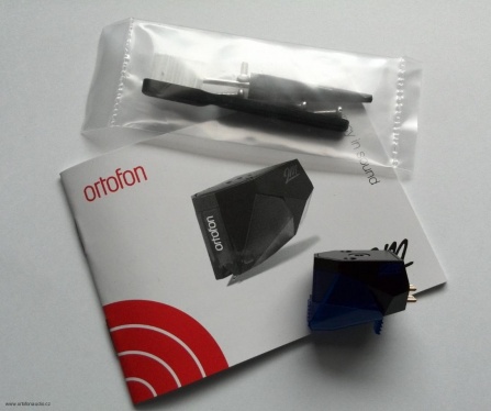 Ortofon 2M Blue + Ortofon Carbon Stylus brush