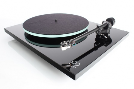 Gramofon Rega Planar 2 High Gloss Black