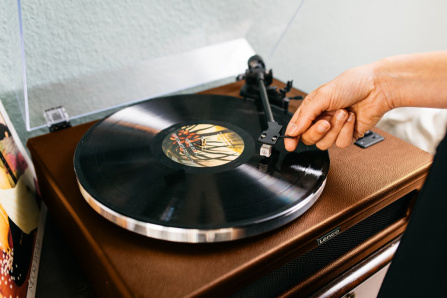 Gramofon s reproduktory a Bluetooth - Lenco LS-430BN