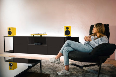 Pro-Ject Colourful Audio System 2 - All-in-one Hi-Fi systém s gramofonem - žlutá matná