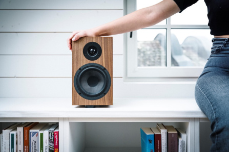 Pro-Ject Colourful Audio System 2 - All-in-one Hi-Fi systém s gramofonem - ořech