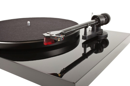 Gramofon Pro-Ject Debut E Carbon + Ortofon 2M-Red - piano black