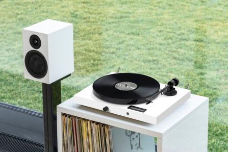 Sestava Pro-Ject JukeBox E1 + Pro-Ject Speaker Box 5 E - White