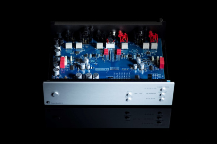 Pro-Ject Phono Box S3 B stříbrný - Plně symetrický gramofonový předzesilovač