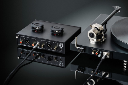 Elektronkový phono předzesilovač Pro-Ject Tube Box S3 B - černý