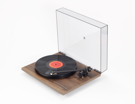Rega Planar 1 Plus Ořech