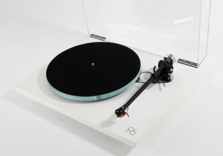 Gramofon Rega Planar 6 - White matt