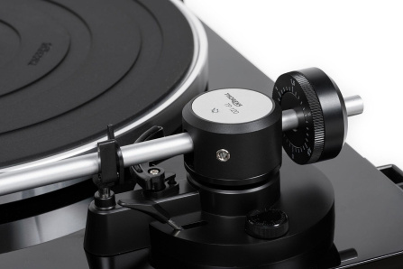 Gramofon Thorens TD 204 Piano Black + Ortofon 2M Red