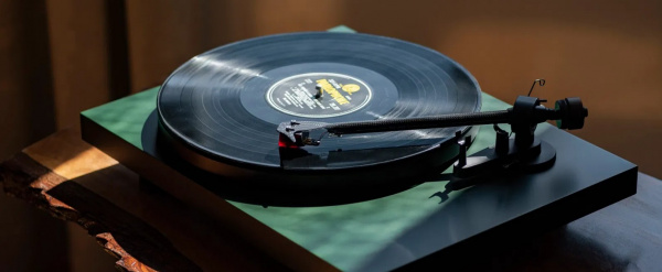 Pro-Ject Debut Carbon Evo získal prestižní ocenění na Hi-Fi Choice a What Hi-Fi